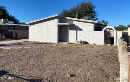 2924 Maxine Cir, Tucson, AZ 85746-6243