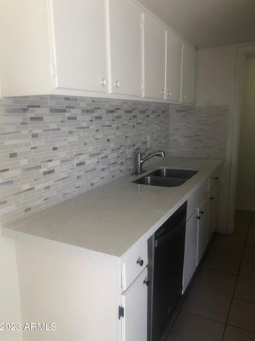 5256 42nd Ln, Phoenix AZ  85019-2403 exterior