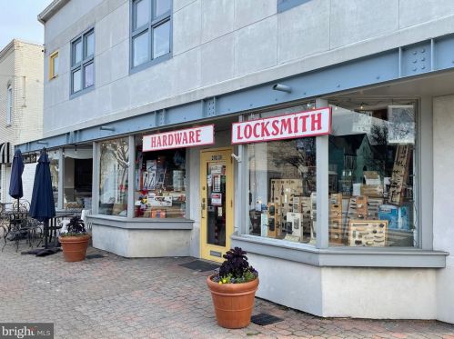 122 Maple St, Alexandria VA 22301-2606 exterior