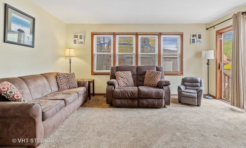 5712 Kenneth Ave, Chicago IL 60646-5907 exterior