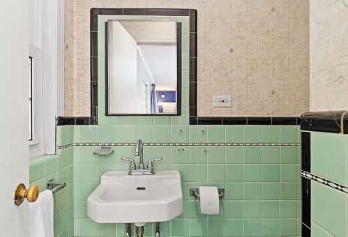 3305 Hollywood Ave, Chicago IL 60659-3601 exterior