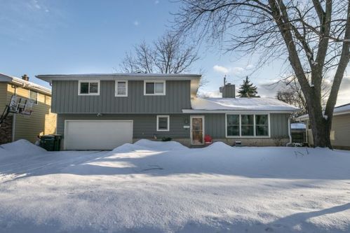 12227 Cathedral Ave, Milwaukee, WI 53226-3835