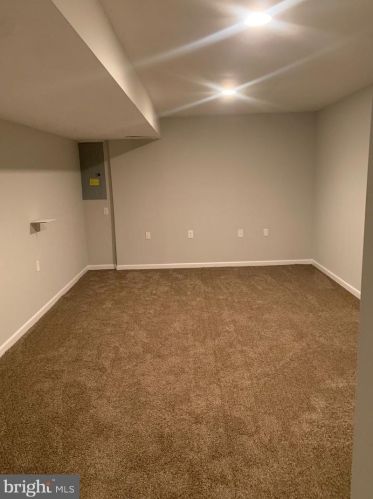 708 Dora Moors Ln, New Castle DE  19720-8764 exterior