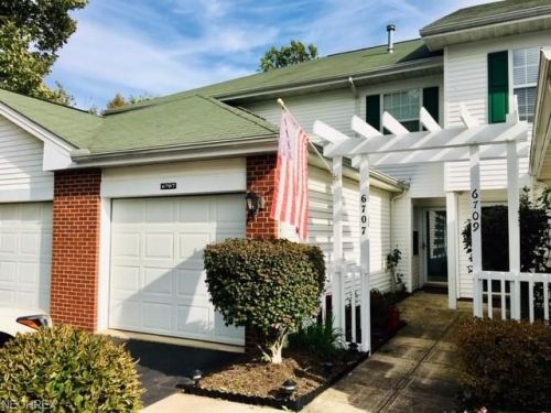 6707 Rosewood Ct, Cleveland OH  44130-8374 exterior