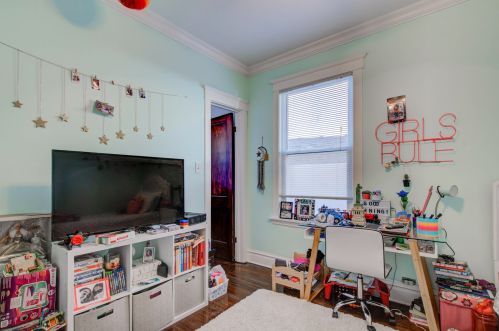 3817 Bernard St, Chicago IL 60618-3230 exterior