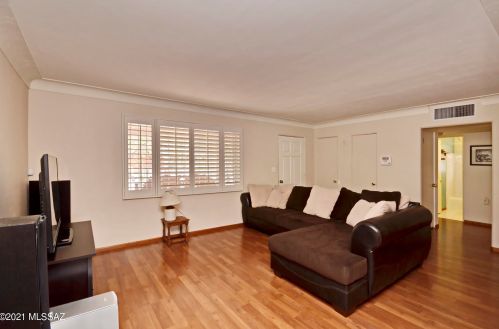 5037 2 St, Tucson AZ 85711-1104 exterior