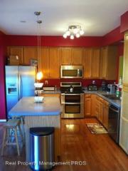 6319 Franconia Commons Dr, Alexandria VA  22310-2567 exterior