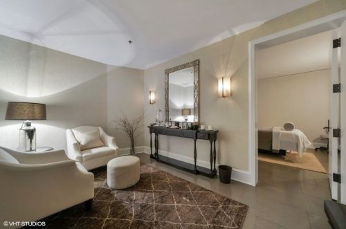 118 Erie St, Chicago IL  60654-3704 exterior