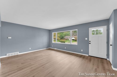 1845 Bonneville Dr, Meskegon MI 49441-3709 exterior