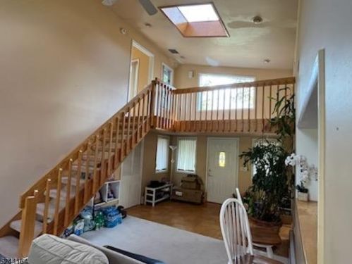 40 Oslo Dr, Rockaway NJ 07866-4239 exterior