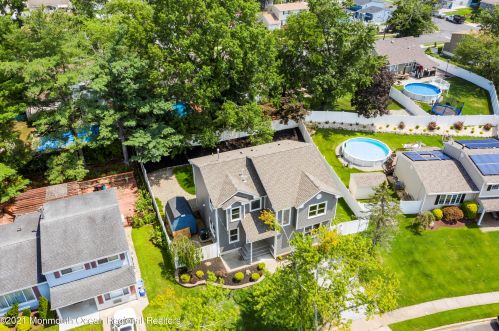 28 Twain Ave, Old Bridge NJ  08857-2110 exterior