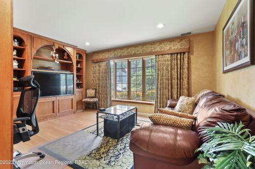 3 Georgian Bay Dr, Morganville NJ 07751-1352 exterior