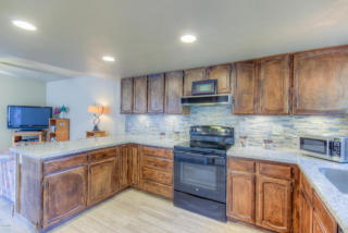 430 Topeka Dr, Phoenix AZ  85024-2215 exterior