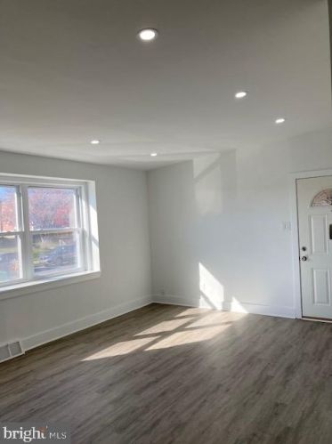 1809 Carwithan St, Philadelphia, PA 19152-1105