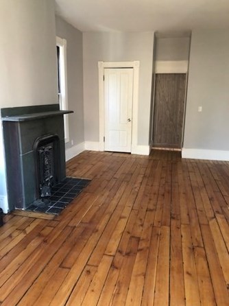 24 Mattoon St, Springfield MA 01105-1715 exterior