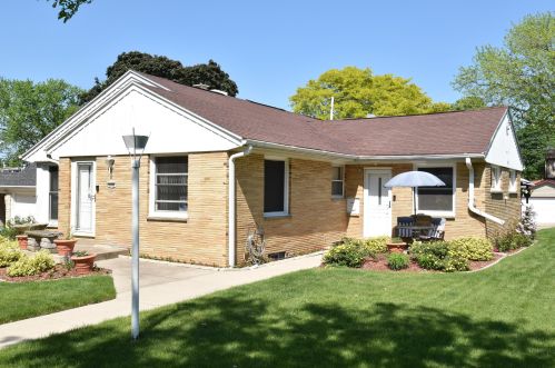 4126 74th St, Milwaukee, WI 53216-1050