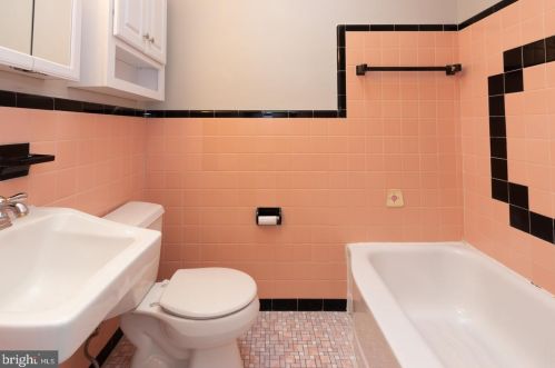 312 Westbridge Rd, Manor PA 19036-1530 exterior