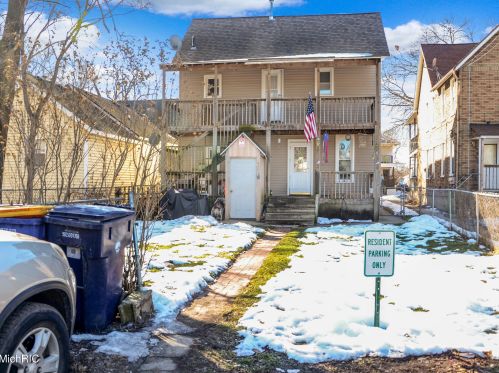 940 Mcreynolds Ave, Grand Rapids MI 49504-4439 exterior