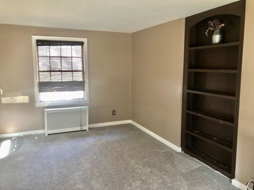 132 Hartford Ter, Springfield, MA 01118-1538