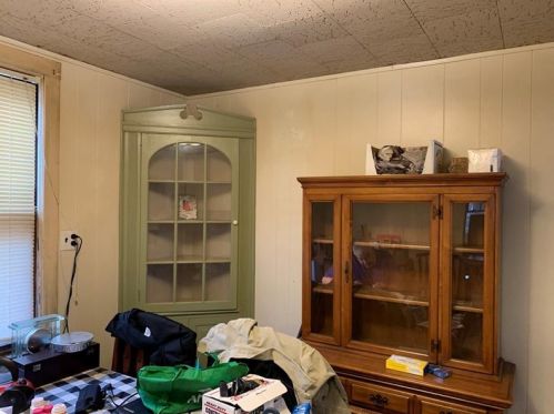 1633 Creedmoor Ave, Pittsburgh PA 15226-2439 exterior