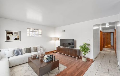 5431 Newcastle Ave, Chicago IL 60638-2303 exterior