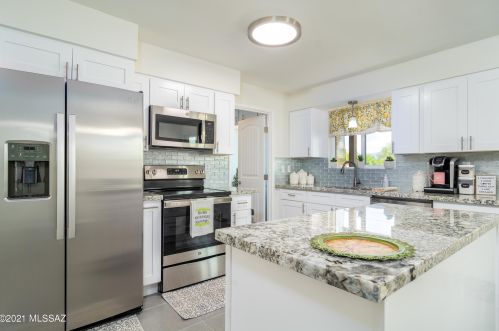 7325 Placita Antigua, Tucson AZ  85710-3706 exterior