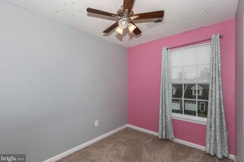 711 Grant Dr, Hanover PA  17331-2079 exterior