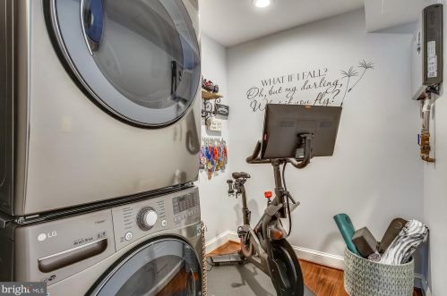 6316 Barrister Pl, Alexandria VA 22307-1214 exterior