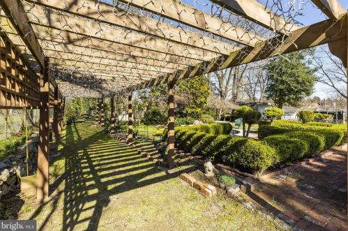 519 Rockledge Ave, Huntingdon Valley, PA 19006-8511