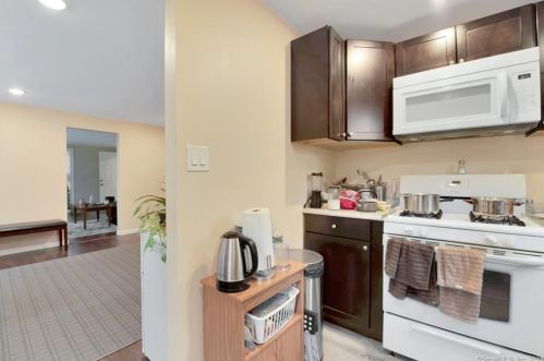 71 Albany Ave, New Britain CT 06053-3586 exterior