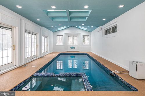 76 Pettit Pl, Princeton NJ 08540-7645 exterior