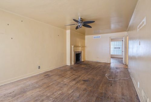 851 76th St, Chicago, IL 60620-2850