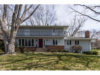 3020 Sandy Hook Dr, Saint Paul, MN 55113-2127