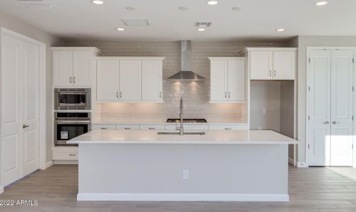 24208 21st Pl, Phoenix AZ  85024-8142 exterior