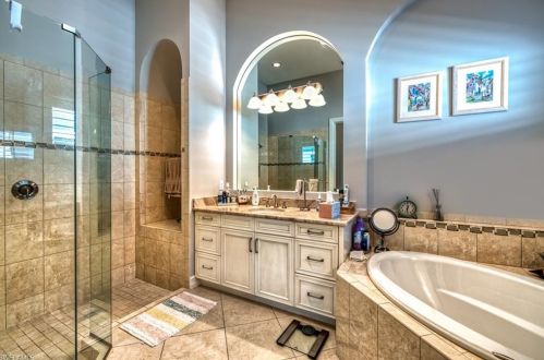 7473 Lantana Cir, Naples FL 34119-9809 exterior