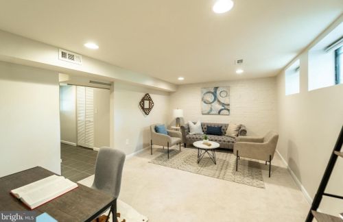 205 Commonwealth Ave, Alexandria VA 22305-2829 exterior