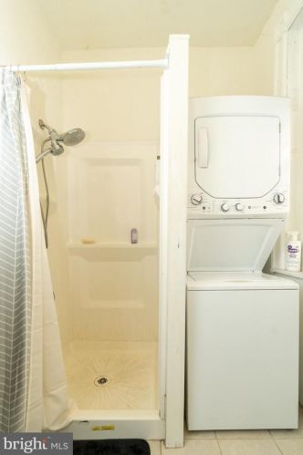 4921 Hazel Ave, Philadelphia PA 19143-2005 exterior