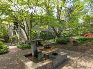 652 Cherry Dr, Eugene, OR 97401-5770