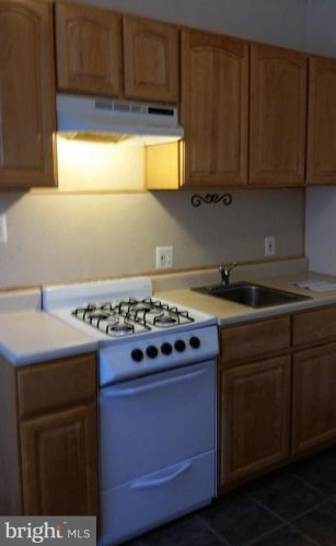 1600 4 St, Philadelphia PA 19148-1303 exterior