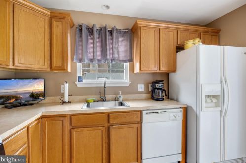 201 Empire Ave, Blenheim NJ 08012-4704 exterior