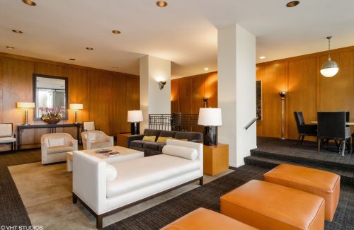 2626 Lakeview Ave, Chicago IL  60614-1809 exterior