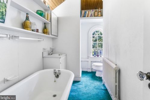 321 Rose Tree Rd, Media PA 19063-1100 exterior