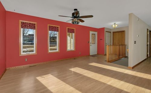 32 Riverside Ave, Sartell MN 56377-1927 exterior