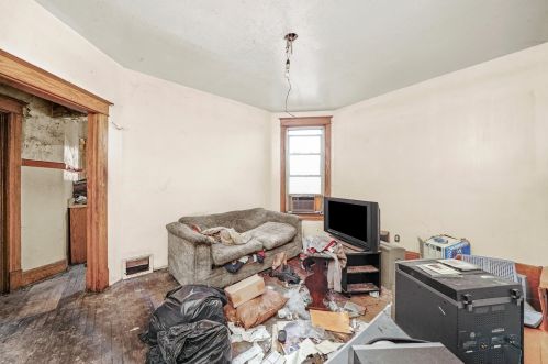 1918 Kedzie Ave, Chicago IL 60805-1646 exterior