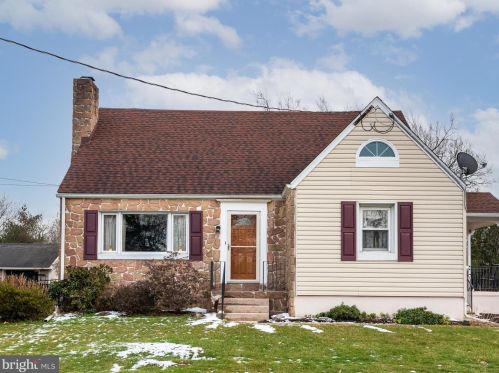 2636 Charlotte St, Pottstown, PA 19464-1012