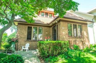 1505 48th St, Milwaukee, WI 53208-2246