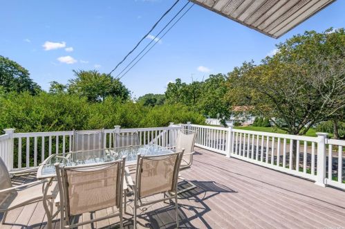 2 Chongo Pl, Huntington Station NY 11746-6606 exterior