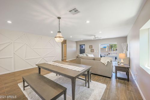 1359 Clarendon Ave, Phoenix AZ  85013-3330 exterior