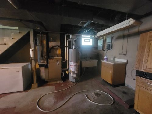 1724 Harcor Dr, Pittsburgh PA 15226-2452 exterior