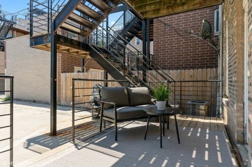 1513 Superior St, Chicago IL 60642-5260 exterior